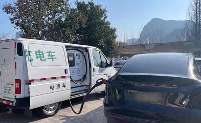 阿拉善左旗汽车搭电