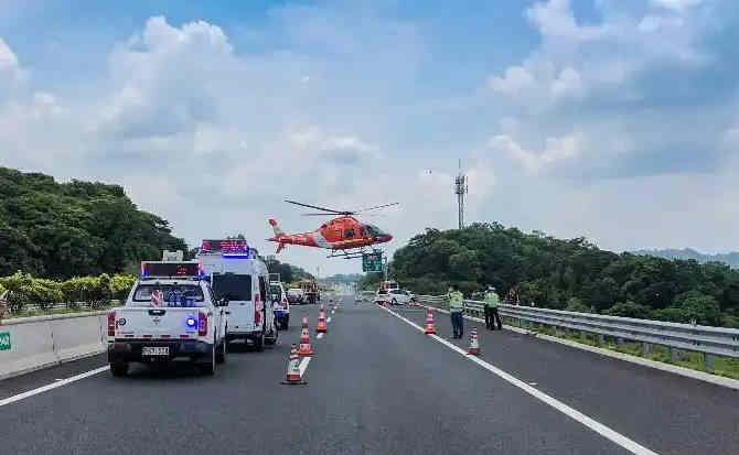阿拉善左旗高速公路汽车救援案例