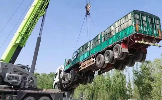 阿拉善左旗道路脱困救援案例